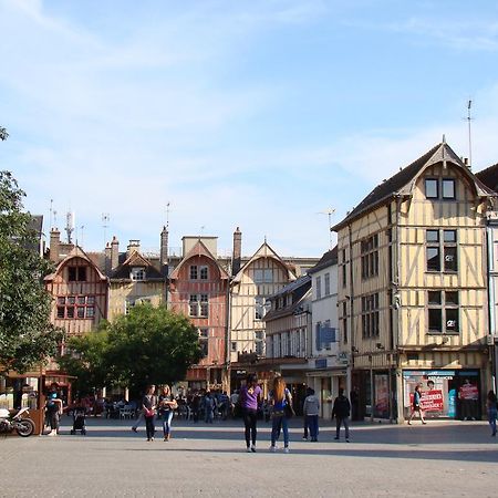 Bel Appartement Coeur De Ville Troyes Esterno foto