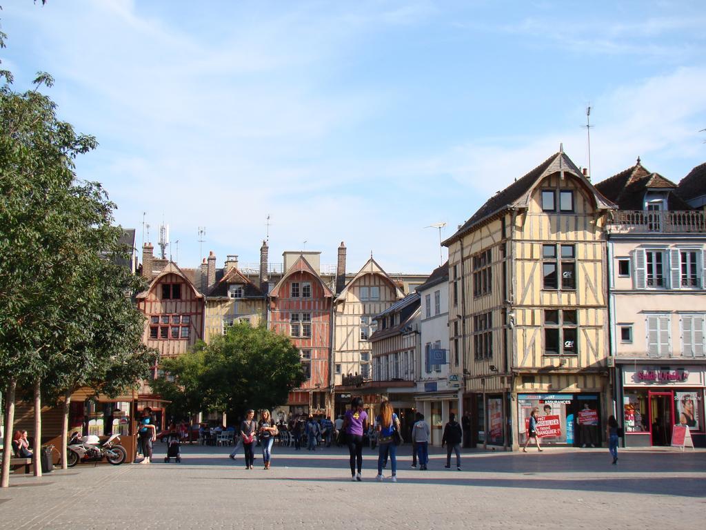 Bel Appartement Coeur De Ville Troyes Esterno foto
